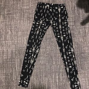 Decree Black Leggings